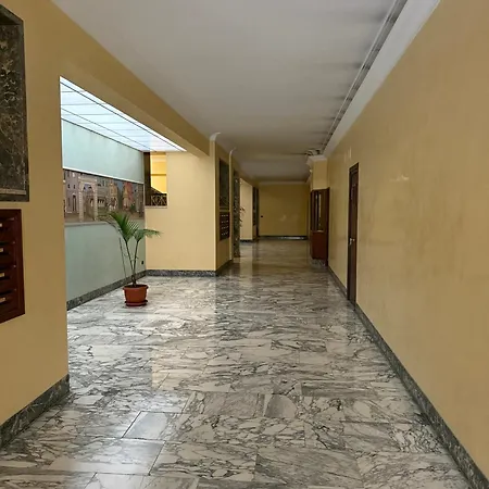 Holi *